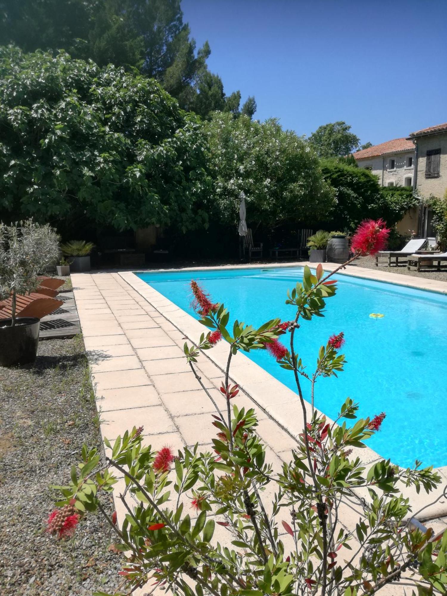 Mon Petit Soulie Bed & Breakfast Loupia Bagian luar foto